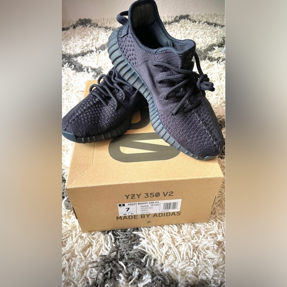 Adidas Yeezy Boost 350 V2 Black